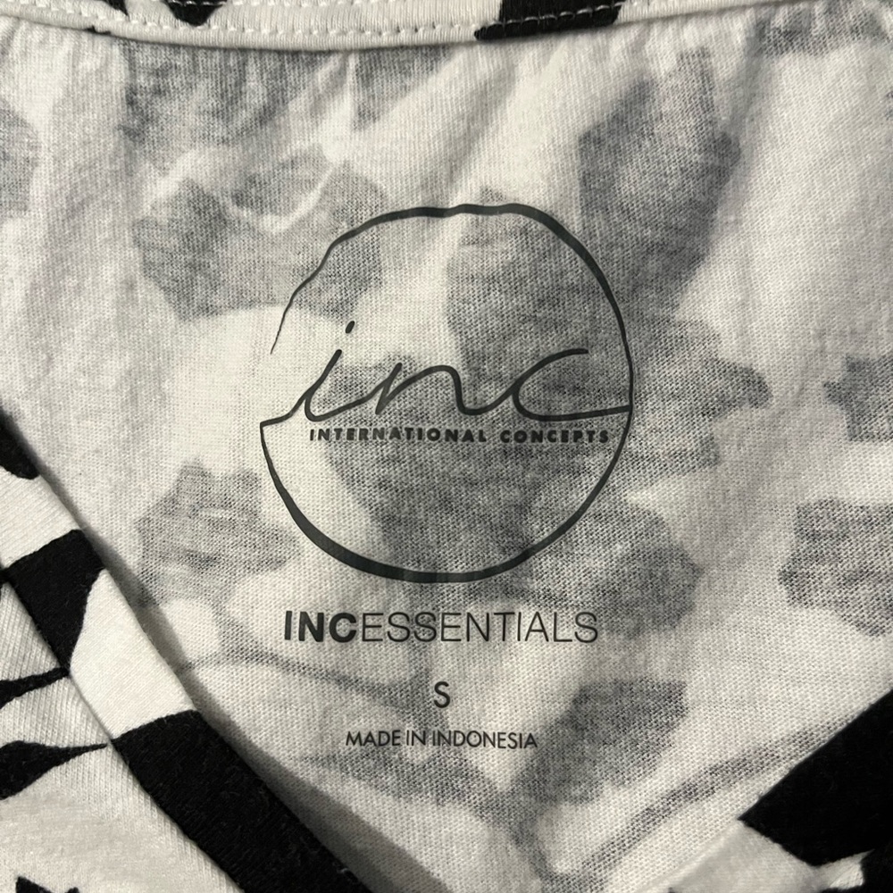 INC t-shirt - Picture 2 of 3